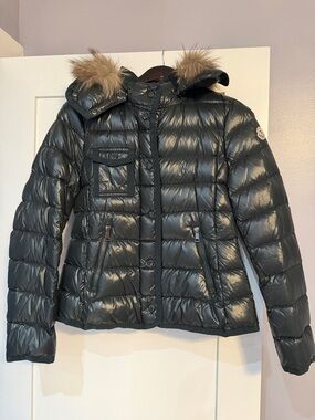 Moncler Black Shiny Quilted Down Puffer Jacket with Fur-Trim Hood